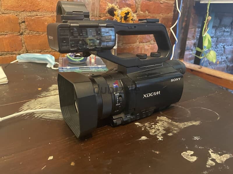 SONY PXW-X70 FULL HD XDCAM HANDHELD CAMCORDER 1
