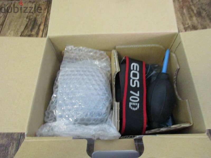 CANON E O S 70 D  (BODY) 1