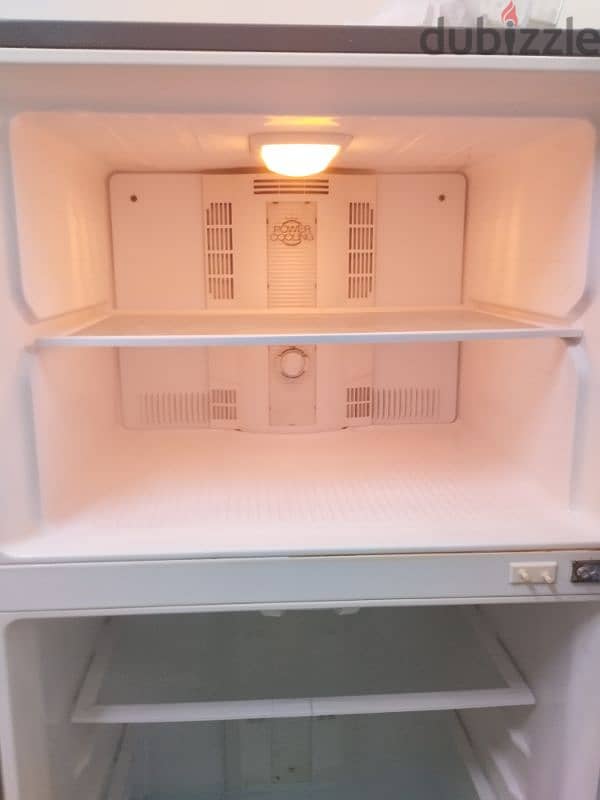 Daweeo Fridge For Sale clean condition 5