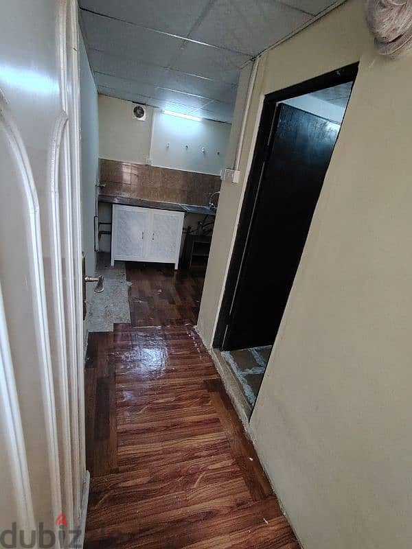 studio room alwakrah near retail mart regency stop in shop metro link 2