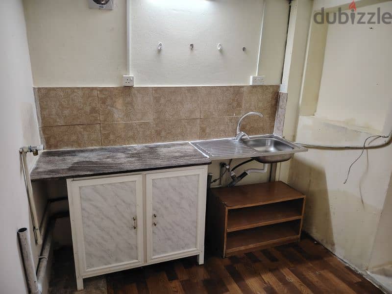 studio room alwakrah near retail mart regency stop in shop metro link 4