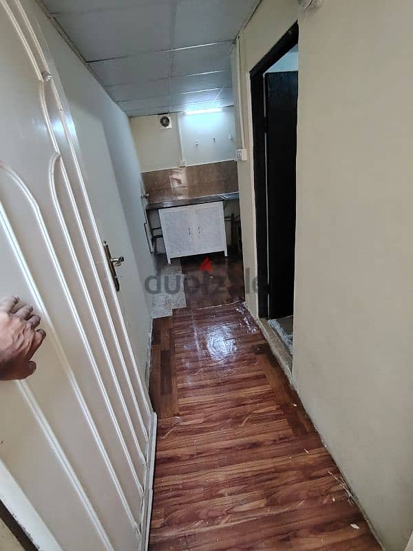 studio room alwakrah near retail mart regency stop in shop metro link 5