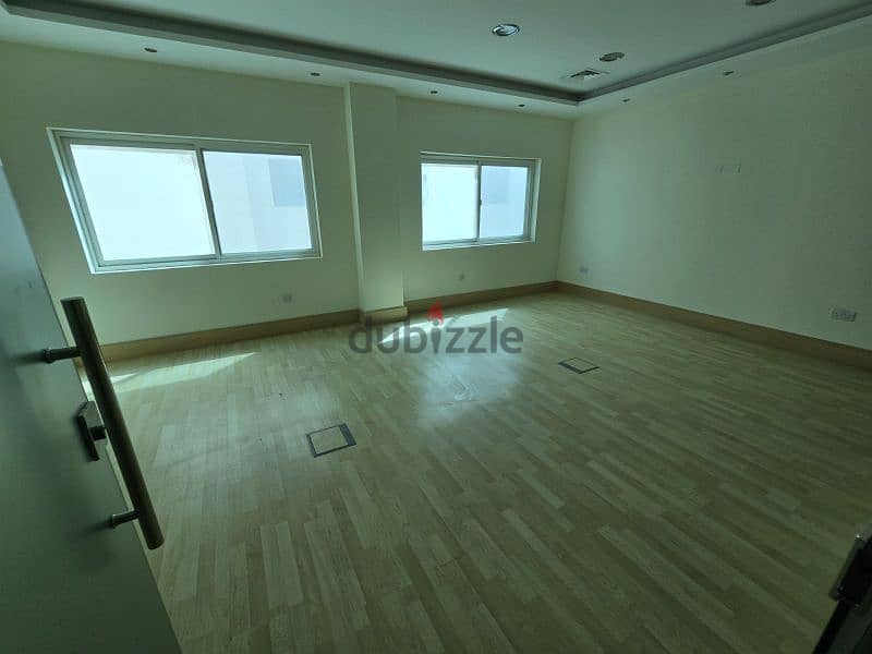Spacious Office for Rent – Prime Location 8
