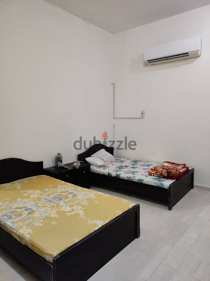 ONE PERSON NEEDED FOR ROOM SHARING 3