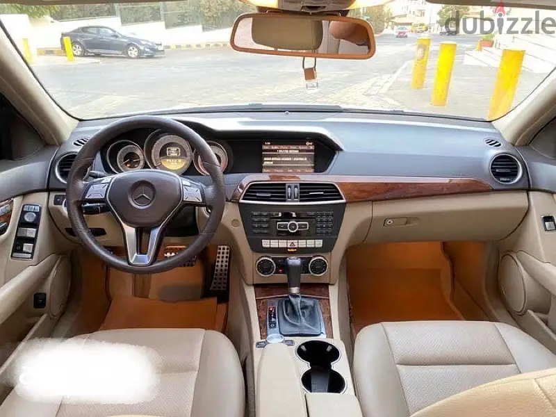 Mercedes-Benz 200 2012