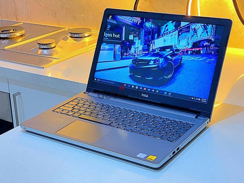 Dell Inspiron 7501 15.6" FHD - Intel Core i5 - 8GB Memory - 256GB SSD 1