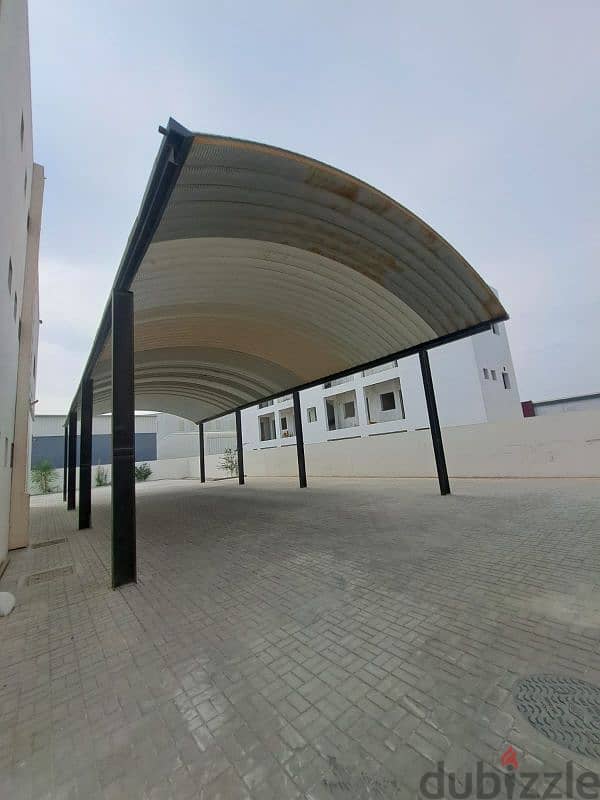 Warehouse for rent in Birkat Al-Awamer .  Land area: 2000 sqm 1