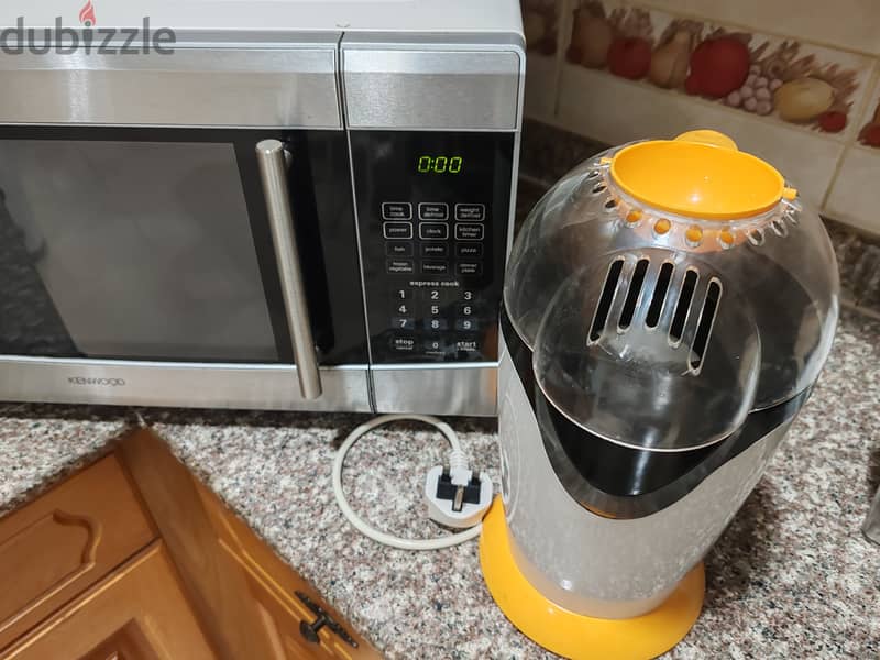 Microwave and popcorn machine 4
