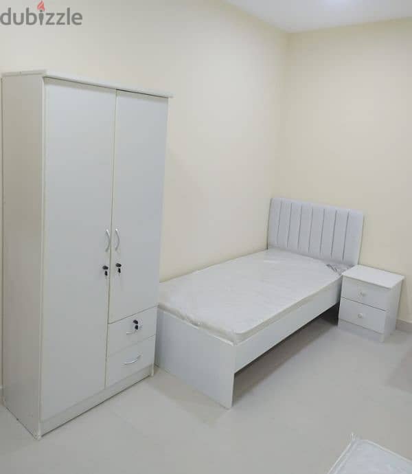 Bed and mattress and big cupboard selling. 30032896 7