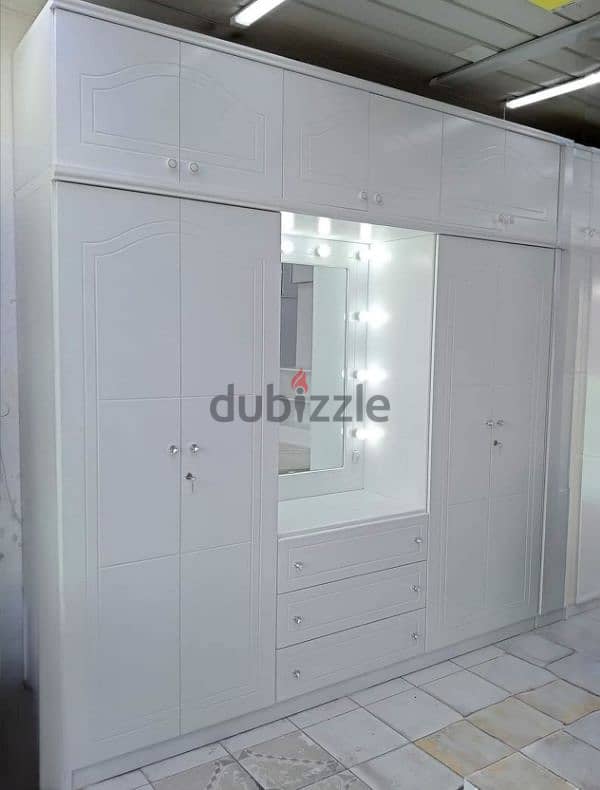 6 door big cupboard selling in Qatar. 30032896 1