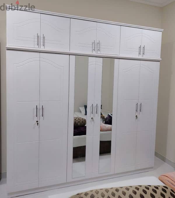 6 door big cupboard selling in Qatar. 30032896 2