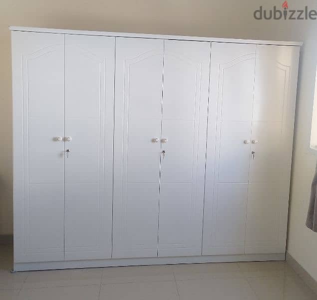 6 door big cupboard selling in Qatar. 30032896 7