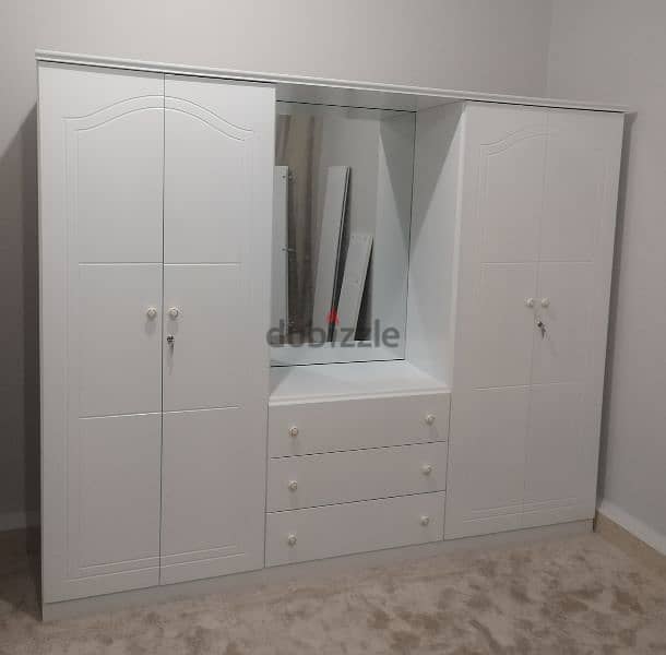 6 door big cupboard selling in Qatar. 30032896 10