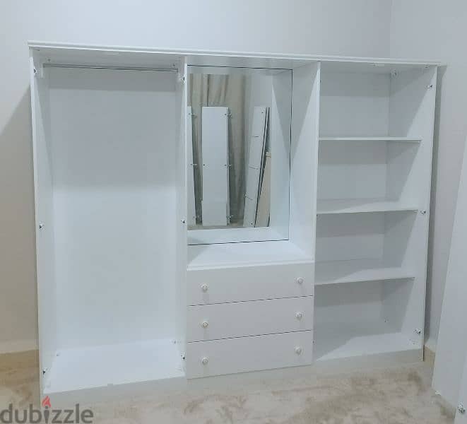 6 door big cupboard selling in Qatar. 30032896 13