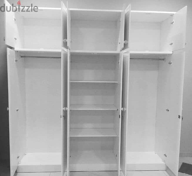 6 door big cupboard selling in Qatar. 30032896 16