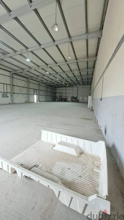 Warehouse for rent in Birkat Al-Awamer.  Land area: 2000 sqm