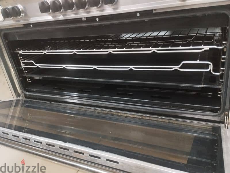 Big Kitchen Gas Cooker Big size perfect 8