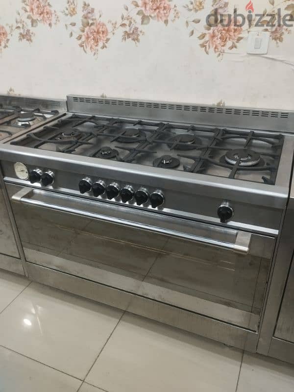 Big Kitchen Gas Cooker Big size perfect 9
