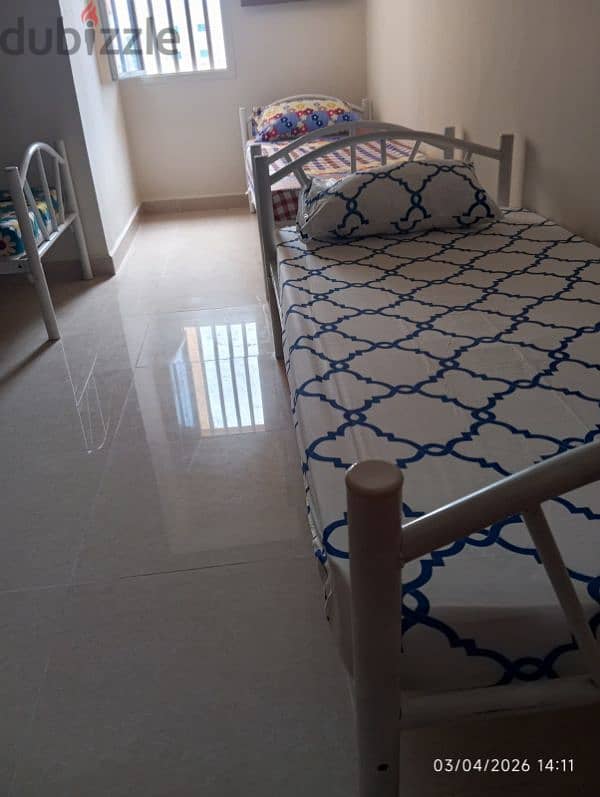 FEMALE EXECUTIVE BEDSPACE 650/= 13