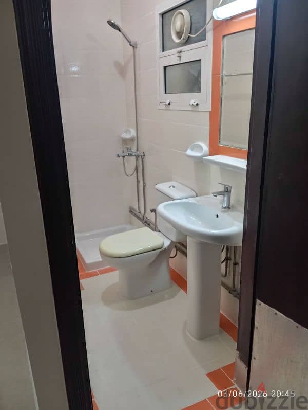 FEMALE EXECUTIVE BEDSPACE 650/= 15
