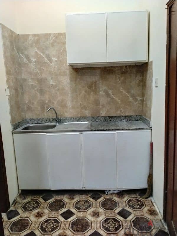 furnished studio avilable 4