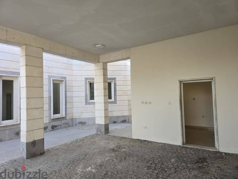 Commercial Building for Rent 4