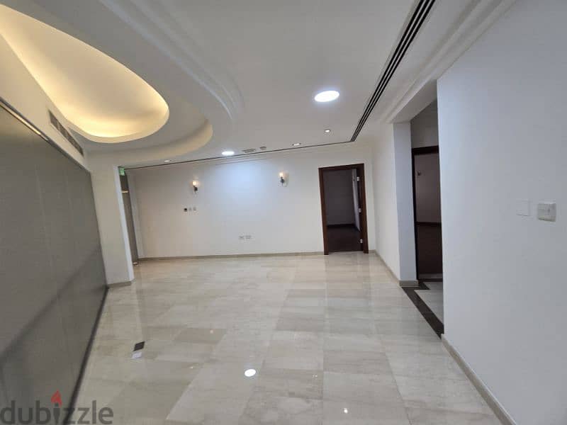 Commercial Building for Rent 9
