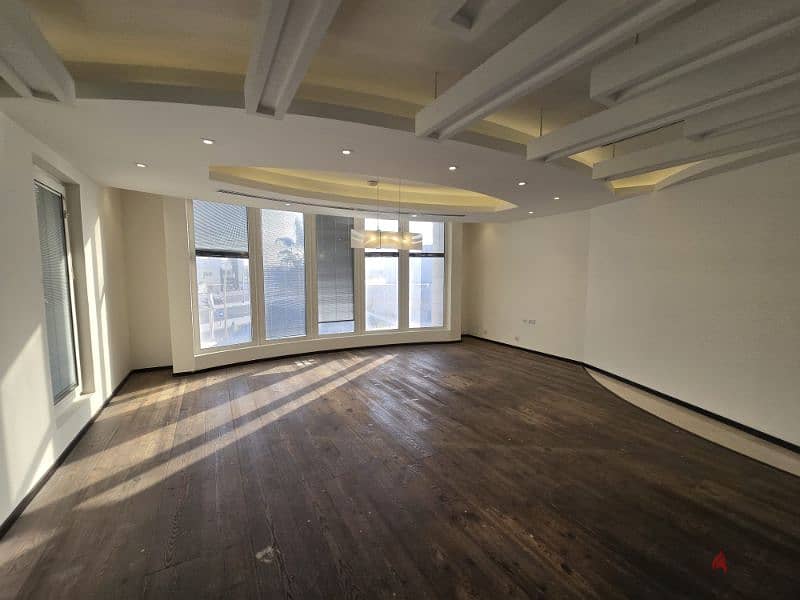 Commercial Building for Rent 11
