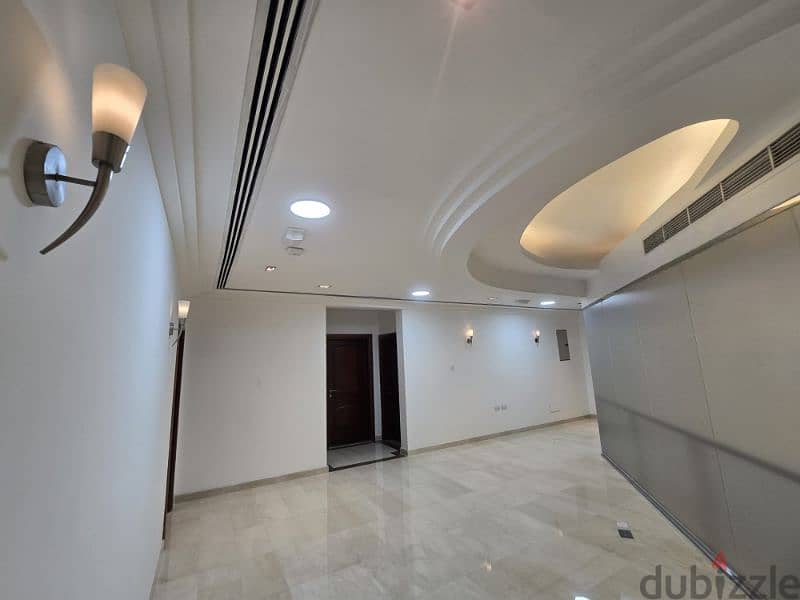 Commercial Building for Rent 14