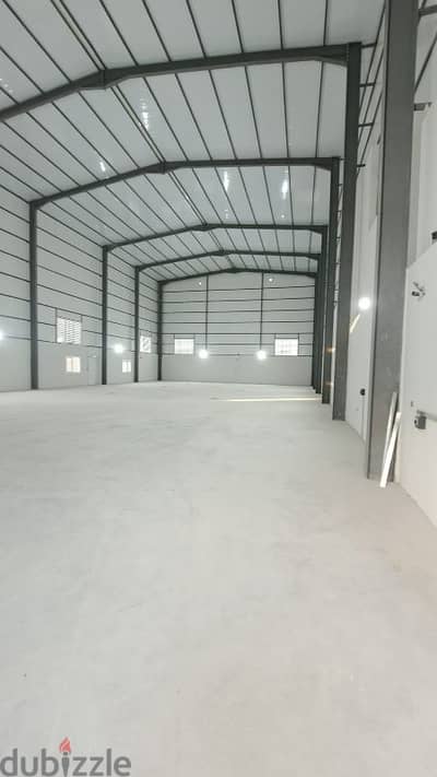 Warehouse for rent in Birkat Al-Awamer.   Land area: 1500 sqm