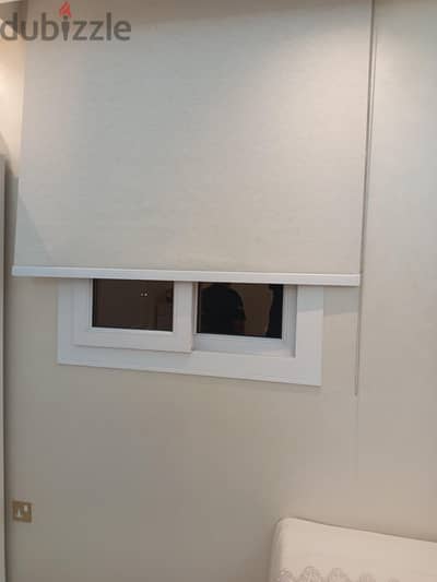 ستائر ,ورق الجدران (Anyway in Qatar) Roller blinds, Wallpaper