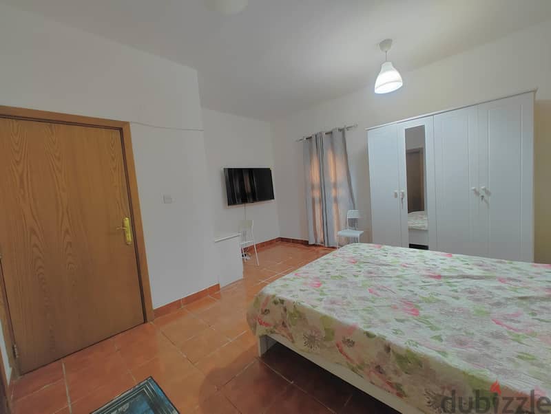 Spacious Studio Fully Furnished Near Metro 2