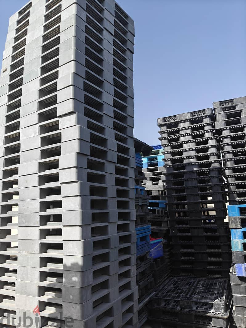 Used wooden & plastic pallets 9