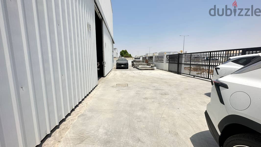 1400 Store with 12 Room For Rent 1