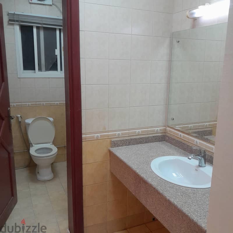 4bhk villa in Thumama compound 5