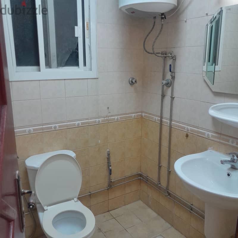 4bhk villa in Thumama compound 6