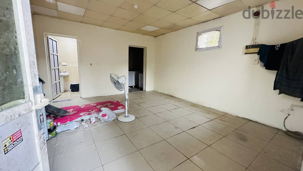 500 Workshop & 6 Room For Rent 4