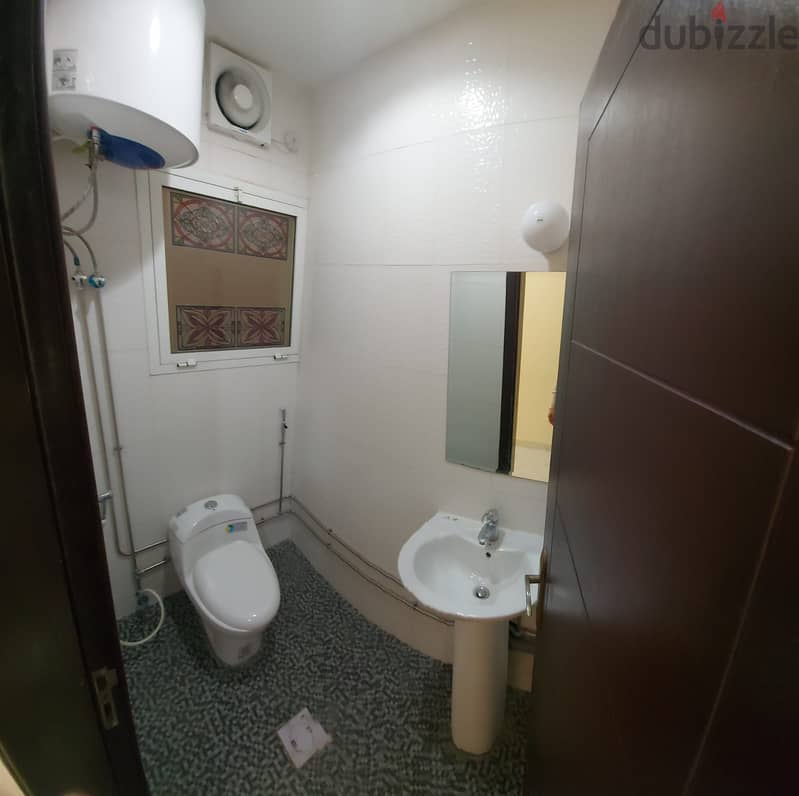 Unfurnished apartments for rent in building in Fereej Kulaib 3BHK 6