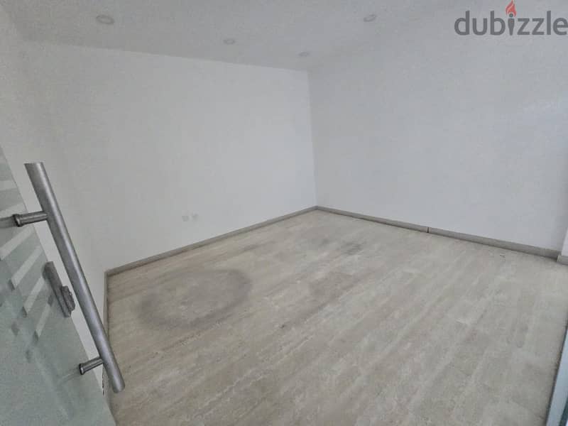 Commercial Villa – Prime Location Maamoura 10