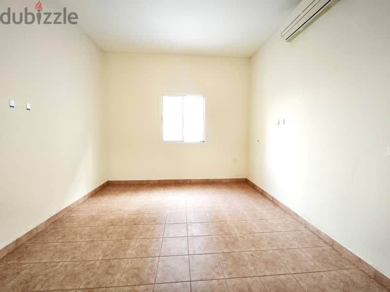Big Size 2 BHK Old Airport Area Ready to move 3