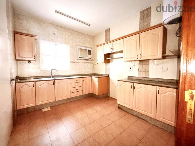 Big Size 2 BHK Old Airport Area Ready to move 7