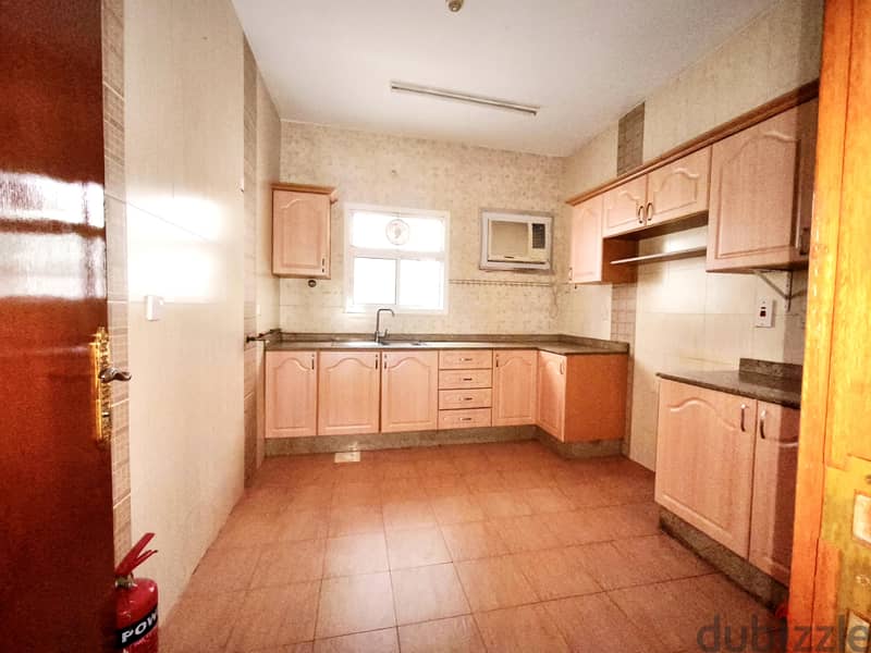 Big Size 2 BHK Old Airport Area Ready to move 8