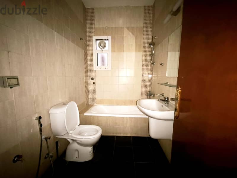 Big Size 2 BHK Old Airport Area Ready to move 9