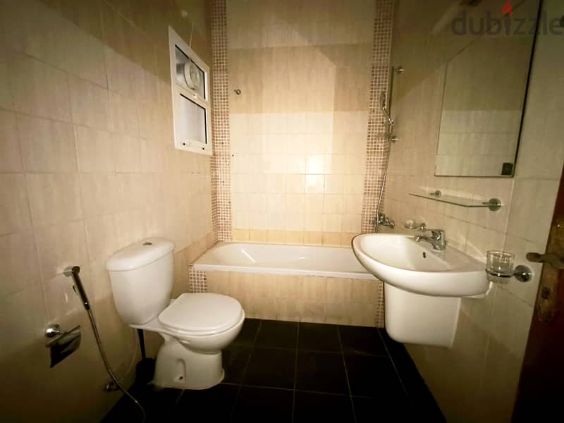 Big Size 2 BHK Old Airport Area Ready to move 10