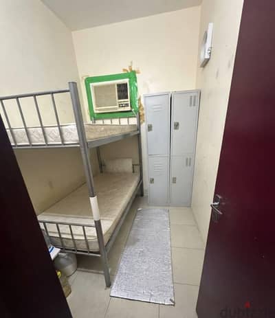 female bedspace 450-500