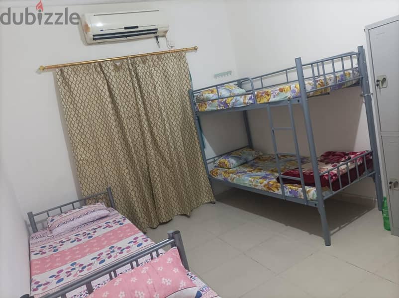 Bed Space available for Executive Bachelor near Metro Station 2