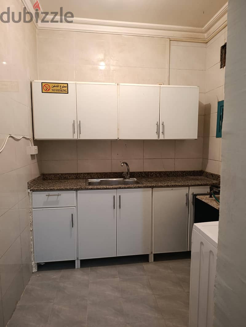 Bed Space available for Executive Bachelor near Metro Station 6