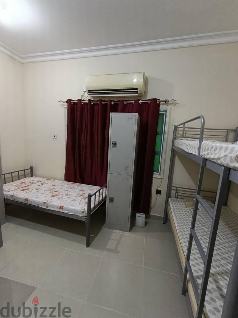 Bed Space available for Executive Bachelor near Metro Station 8