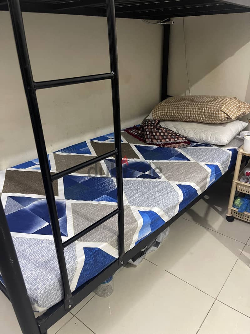 Bed Space available for Executive Bachelor near Metro Station 11