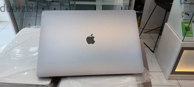 Apple MacBook Pro Core i7, 16GB RAM, 512GB SSD, 16 inch touchbar